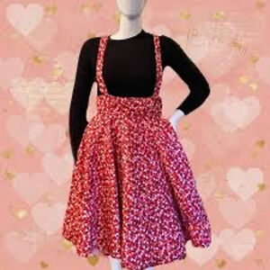 Women's Magnolia Place overall Skirt, M, Red hearts